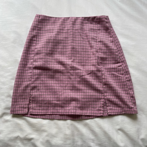 Pink plaid skirt from Brandy Melville - Picture 1 of 4